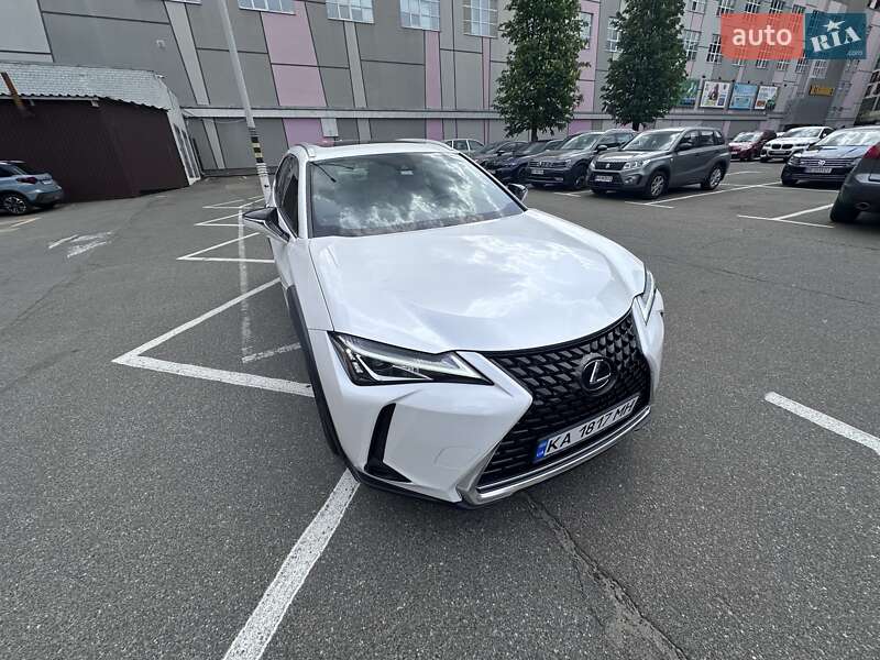 Внедорожник / Кроссовер Lexus UX 2019 в Киеве
