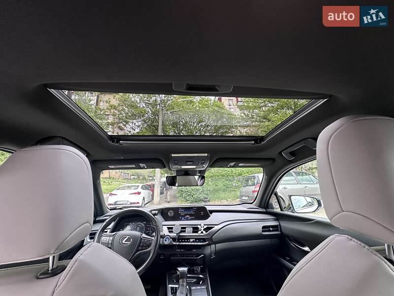Внедорожник / Кроссовер Lexus UX 2019 в Киеве
