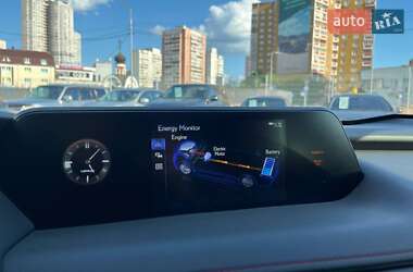 Внедорожник / Кроссовер Lexus UX 2020 в 