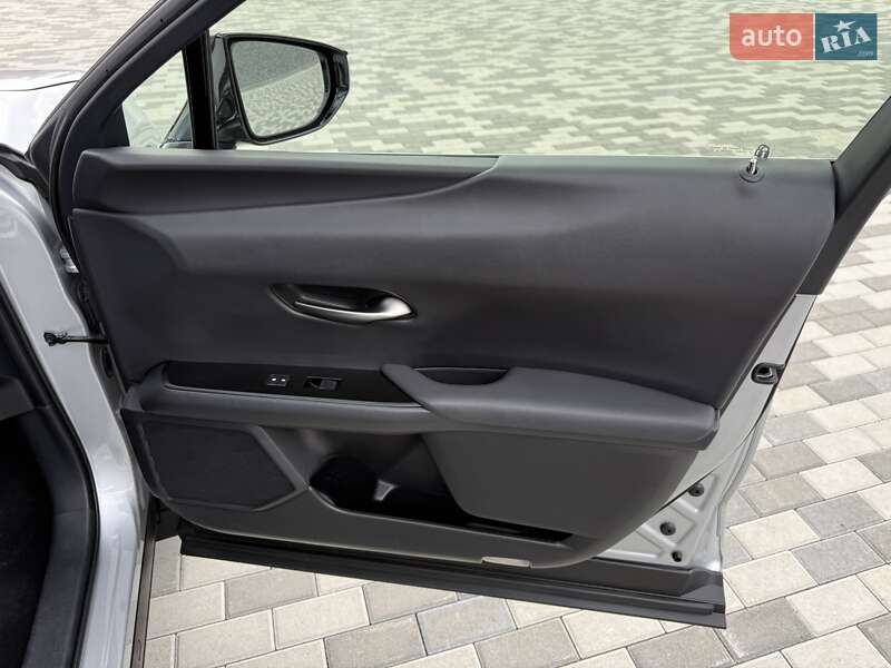 Позашляховик / Кросовер Lexus UX 2020 в Львові фото 27 Позашляховик / Кросовер Lexus UX 2020 в Львові