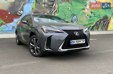 Внедорожник / Кроссовер Lexus UX 2021 в 