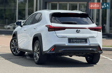 Внедорожник / Кроссовер Lexus UX 2022 в 