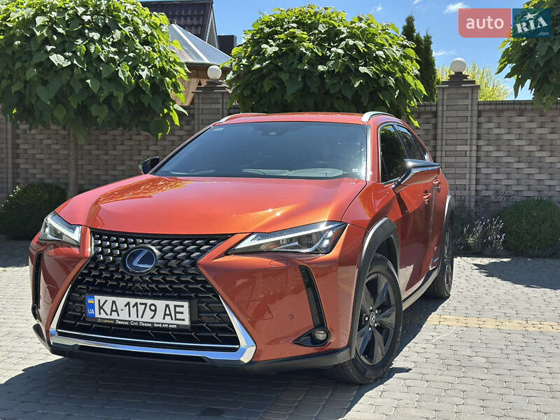 Lexus UX 2019