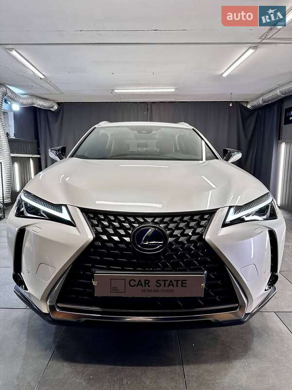 Внедорожник / Кроссовер Lexus UX 2019 в Киеве
