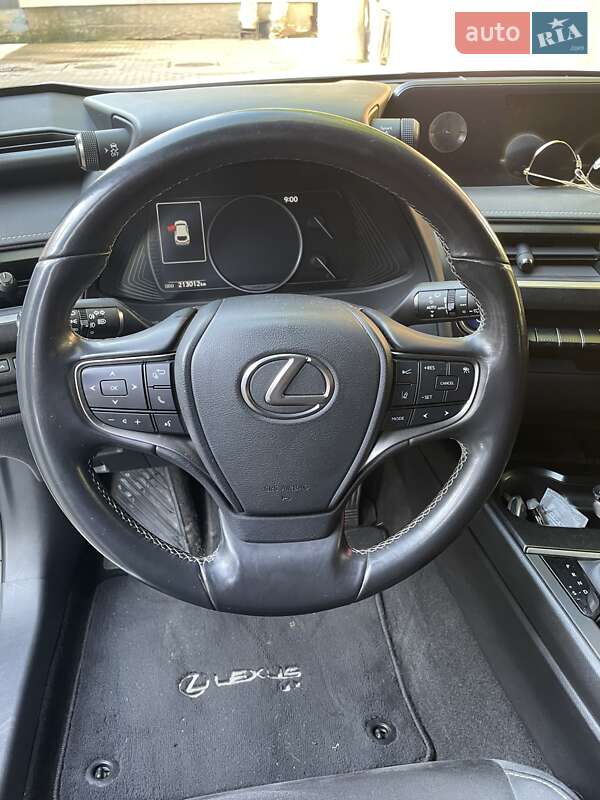 Внедорожник / Кроссовер Lexus UX 2019 в Черновцах