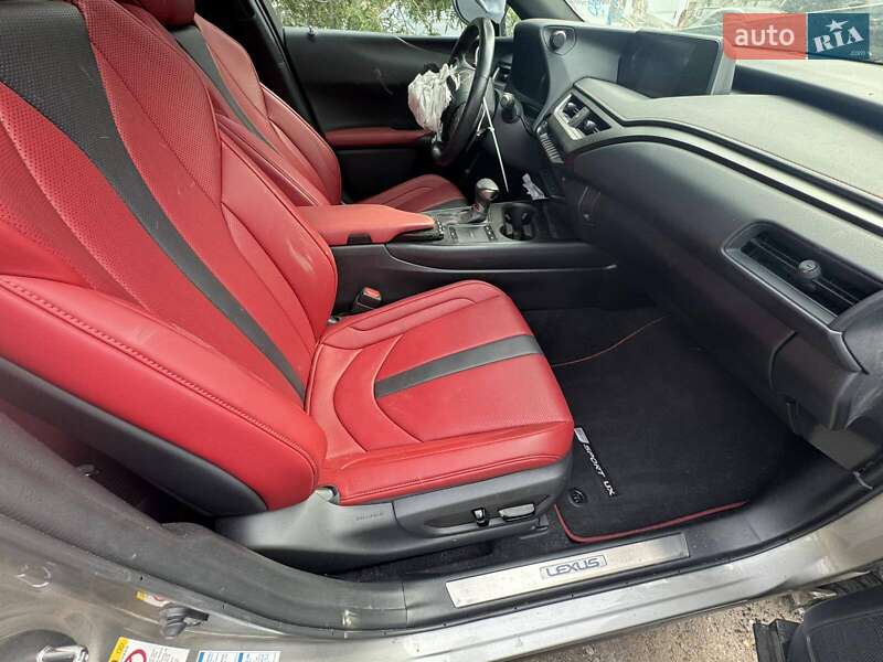 Позашляховик / Кросовер Lexus UX 2018 в Одесі фото 16 Позашляховик / Кросовер Lexus UX 2018 в Одесі