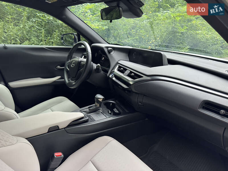 Внедорожник / Кроссовер Lexus UX 2021 в Киеве