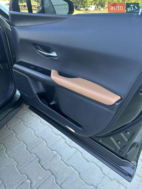 Внедорожник / Кроссовер Lexus UX 2020 в Подольске фото 18 Внедорожник / Кроссовер Lexus UX 2020 в Подольске