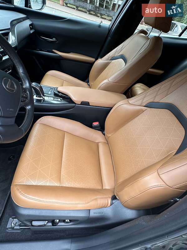 Внедорожник / Кроссовер Lexus UX 2020 в Виннице