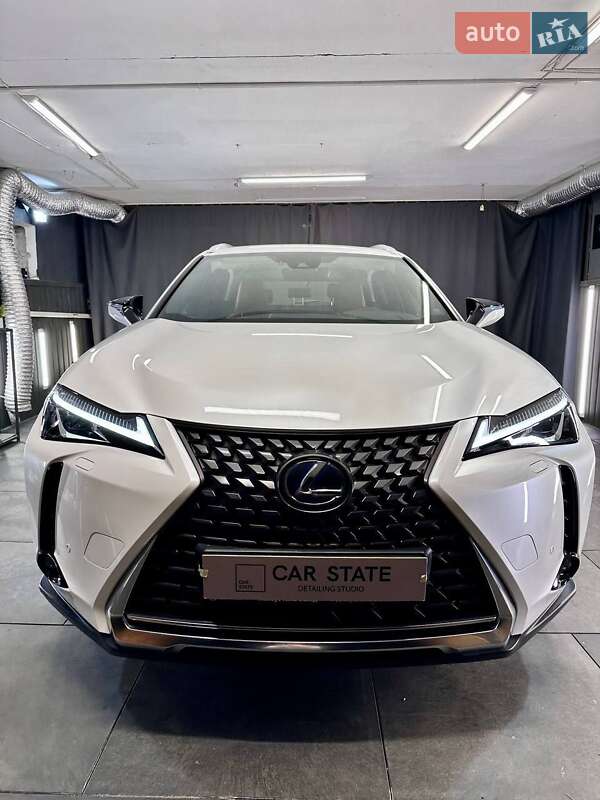 Lexus UX 2019