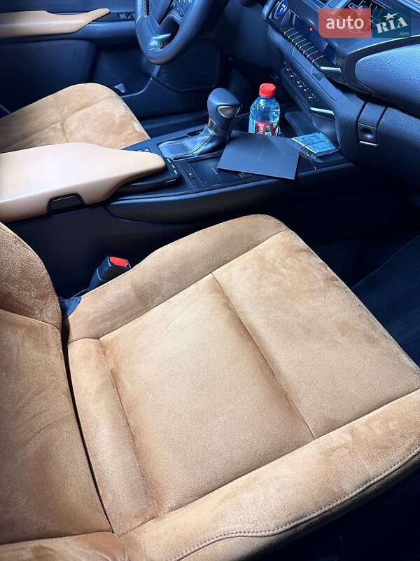 Внедорожник / Кроссовер Lexus UX 2019 в Киеве