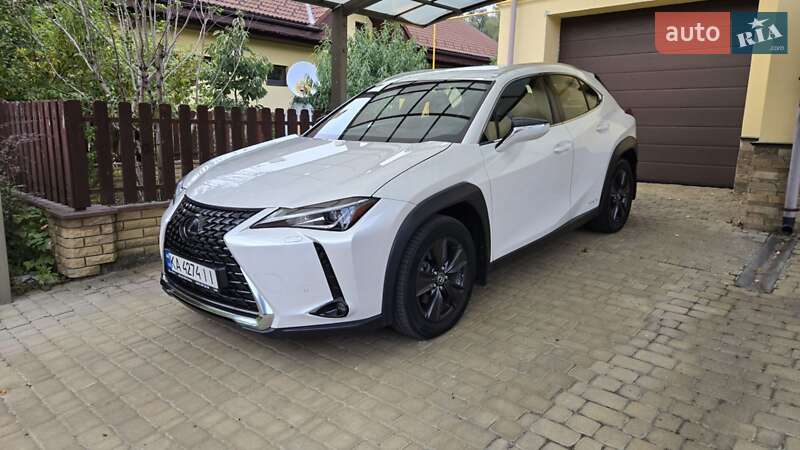 Lexus UX 2019