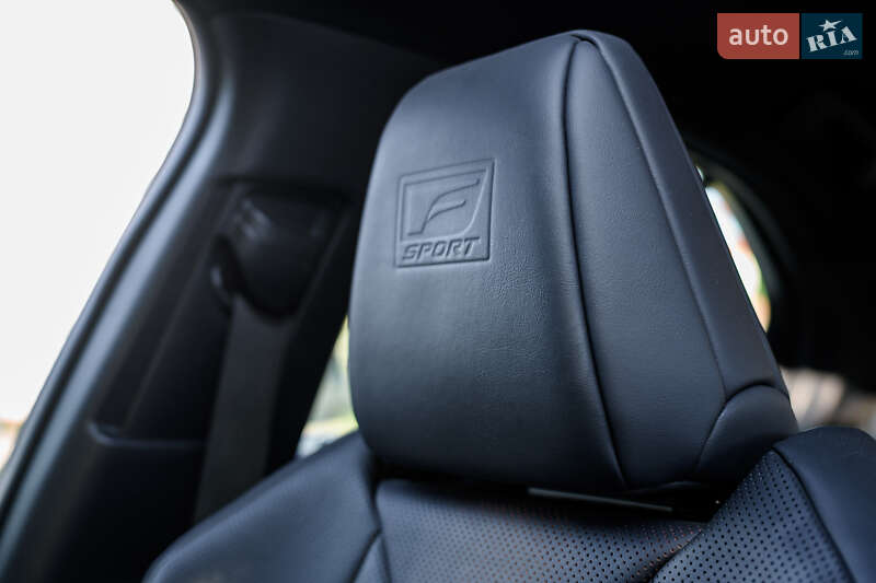Внедорожник / Кроссовер Lexus UX 2019 в Ровно