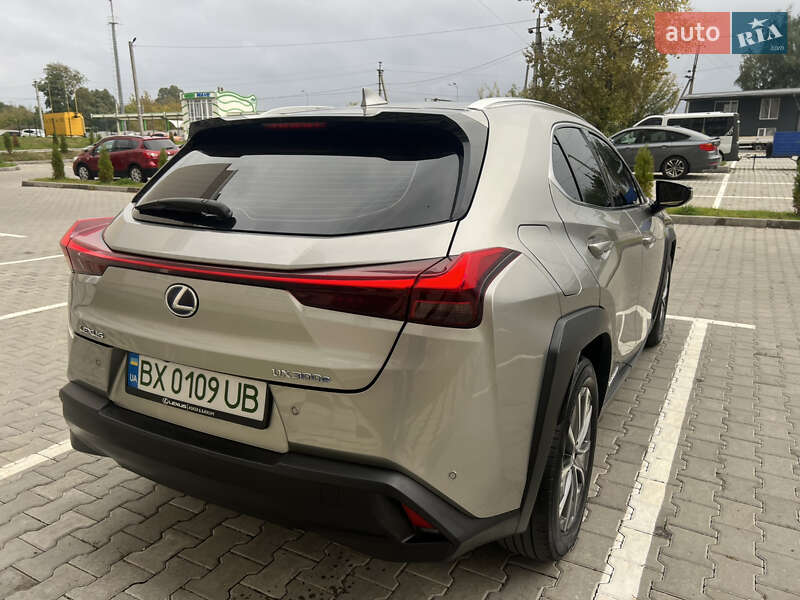 Позашляховик / Кросовер Lexus UX 2020 в Хмельницькому