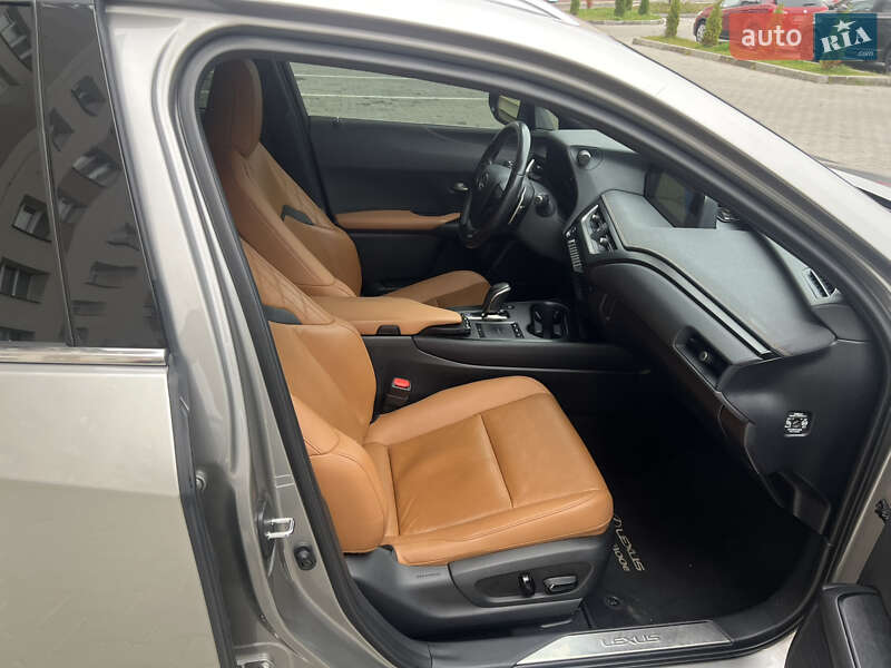 Позашляховик / Кросовер Lexus UX 2020 в Хмельницькому