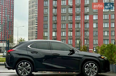 Внедорожник / Кроссовер Lexus UX 2020 в 