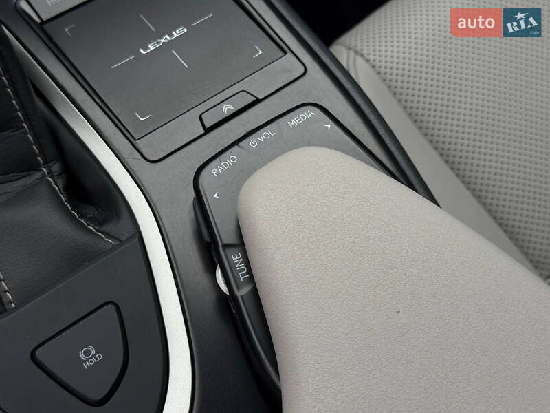 Позашляховик / Кросовер Lexus UX 2020 в Києві фото 23 Позашляховик / Кросовер Lexus UX 2020 в Києві
