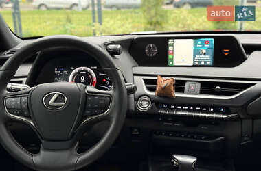 Внедорожник / Кроссовер Lexus UX 2020 в 