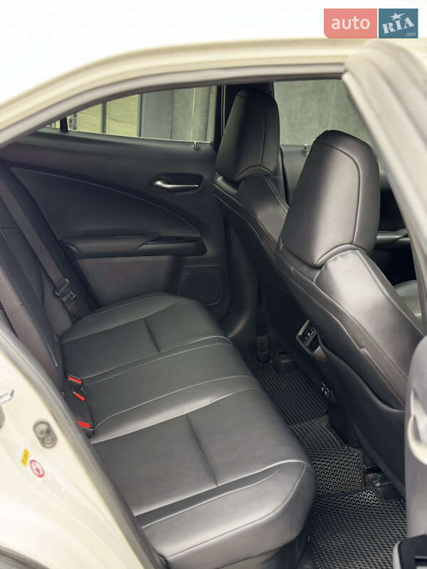 Внедорожник / Кроссовер Lexus UX 2019 в Тернополе фото 11 Внедорожник / Кроссовер Lexus UX 2019 в Тернополе