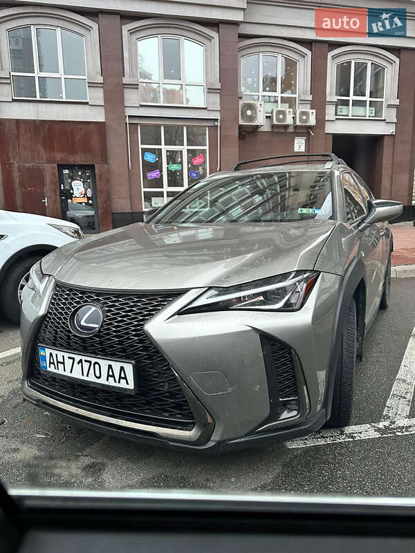Lexus UX 2019