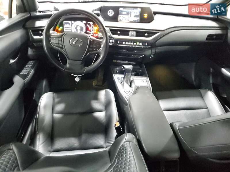 Внедорожник / Кроссовер Lexus UX 2020 в Киеве