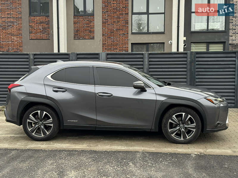 Внедорожник / Кроссовер Lexus UX 2020 в Киеве