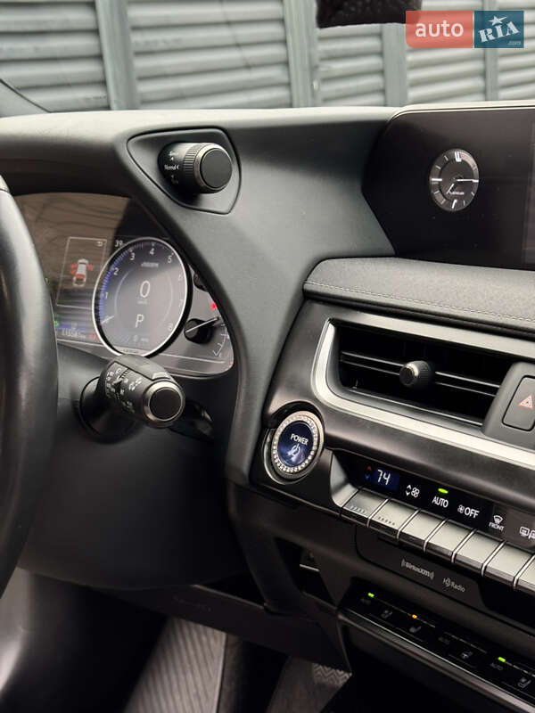 Внедорожник / Кроссовер Lexus UX 2020 в Киеве