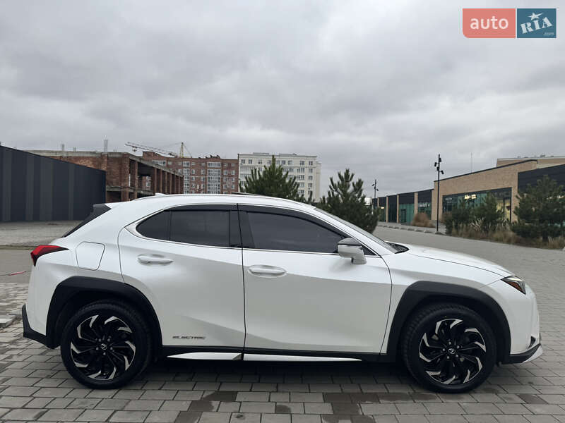 Внедорожник / Кроссовер Lexus UX 2022 в Хмельницком