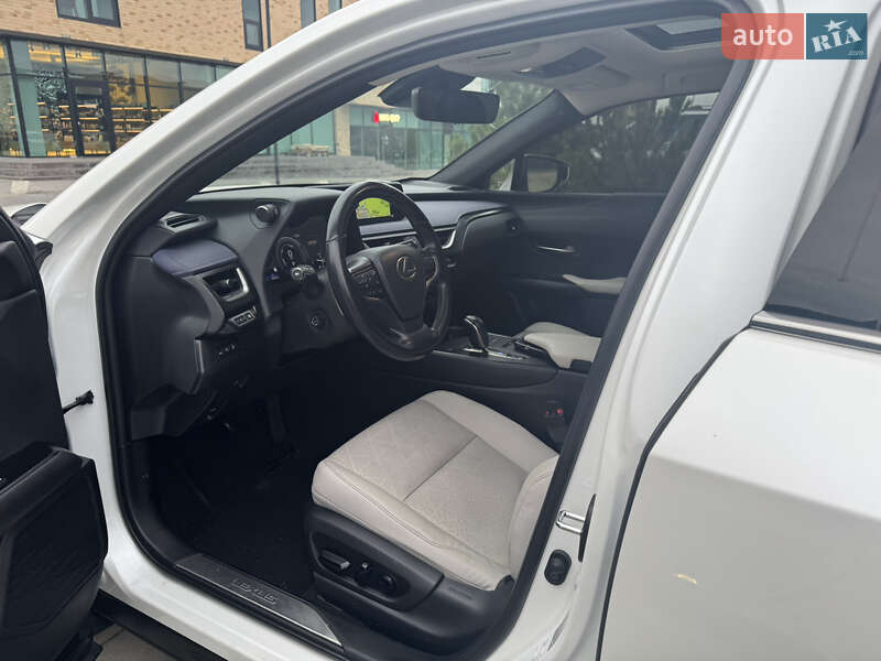 Внедорожник / Кроссовер Lexus UX 2022 в Хмельницком