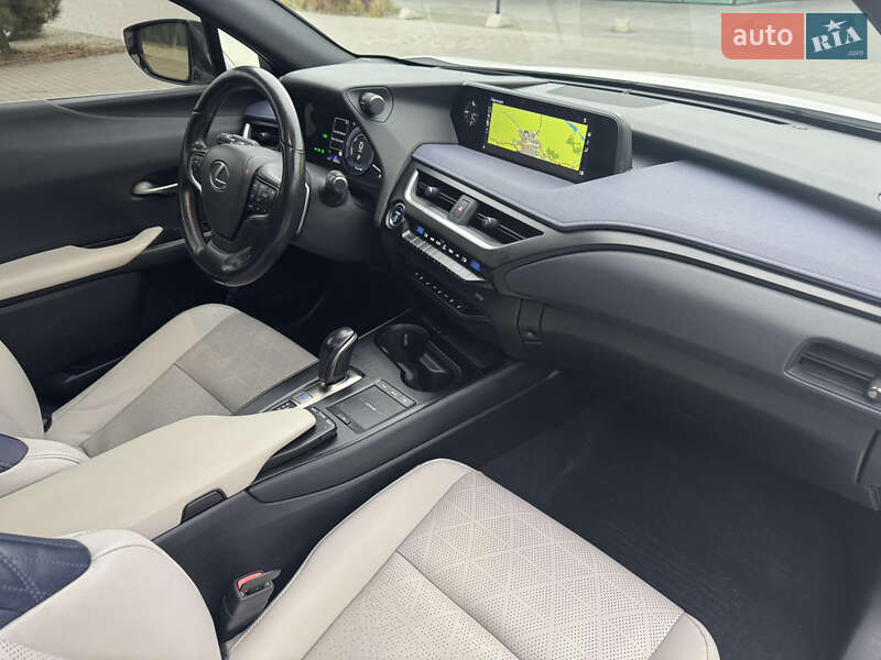 Внедорожник / Кроссовер Lexus UX 2022 в Хмельницком