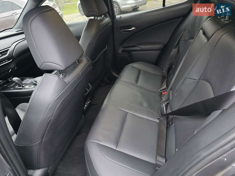 Позашляховик / Кросовер Lexus UX 2022 в Снятині