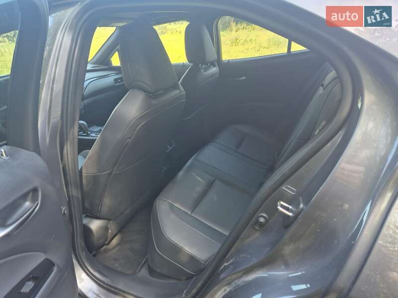 Позашляховик / Кросовер Lexus UX 2022 в Снятині