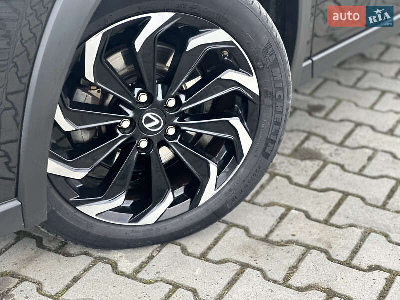 Позашляховик / Кросовер Lexus UX 2021 в Дрогобичі