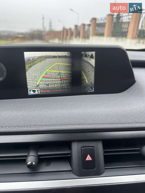 Позашляховик / Кросовер Lexus UX 2021 в Дрогобичі