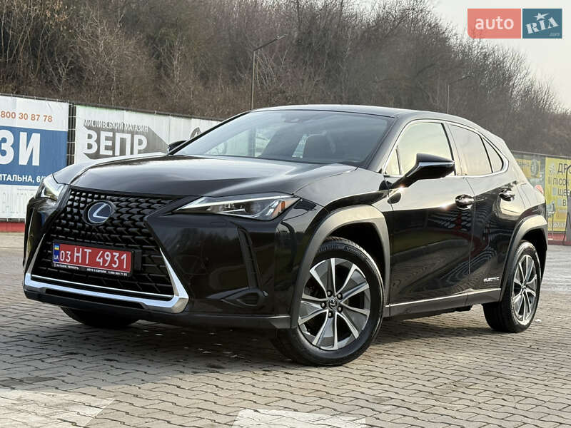 Lexus UX 2021