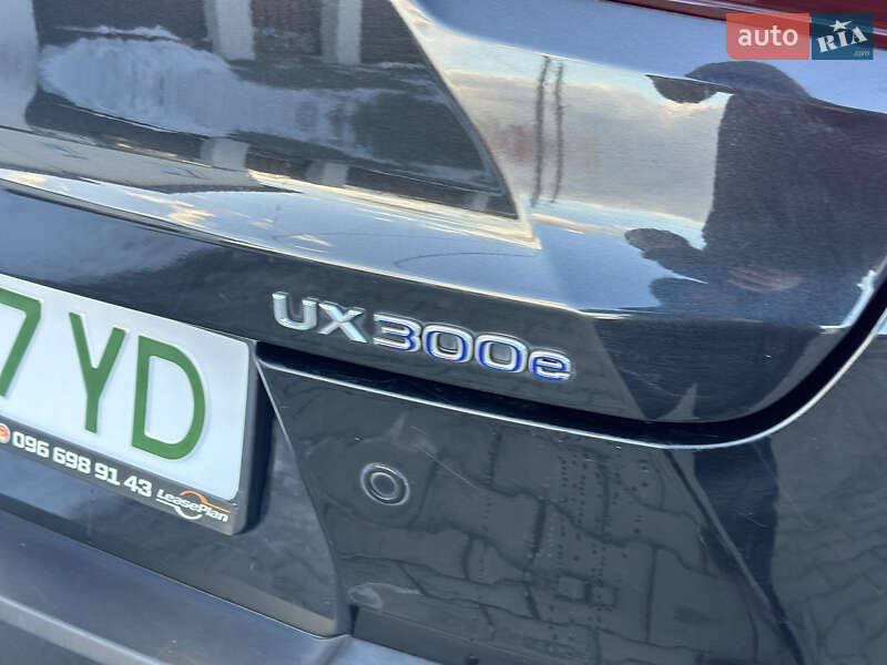 Позашляховик / Кросовер Lexus UX 2021 в Дрогобичі