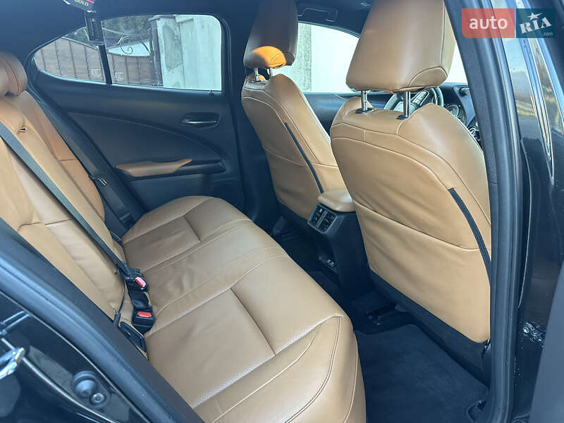 Позашляховик / Кросовер Lexus UX 2021 в Дрогобичі