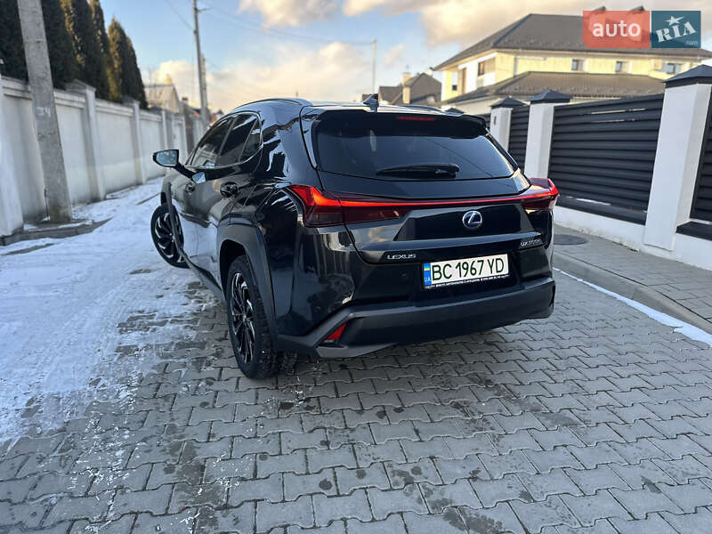 Позашляховик / Кросовер Lexus UX 2021 в Дрогобичі