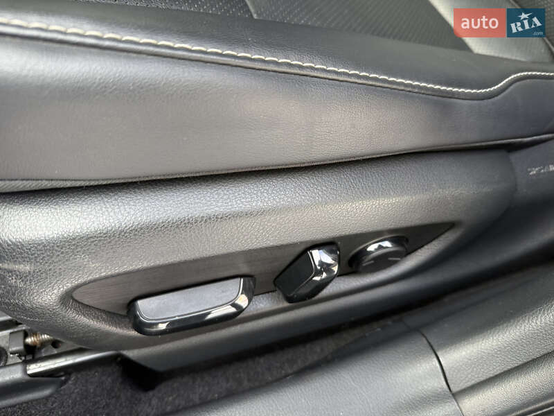 Позашляховик / Кросовер Lexus UX 2019 в Одесі фото 24 Позашляховик / Кросовер Lexus UX 2019 в Одесі