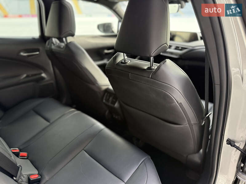 Позашляховик / Кросовер Lexus UX 2019 в Одесі фото 33 Позашляховик / Кросовер Lexus UX 2019 в Одесі