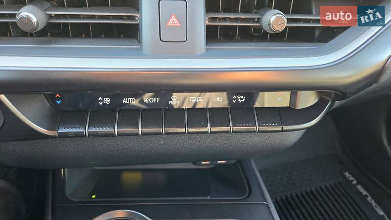 Внедорожник / Кроссовер Lexus UX 2023 в Киеве