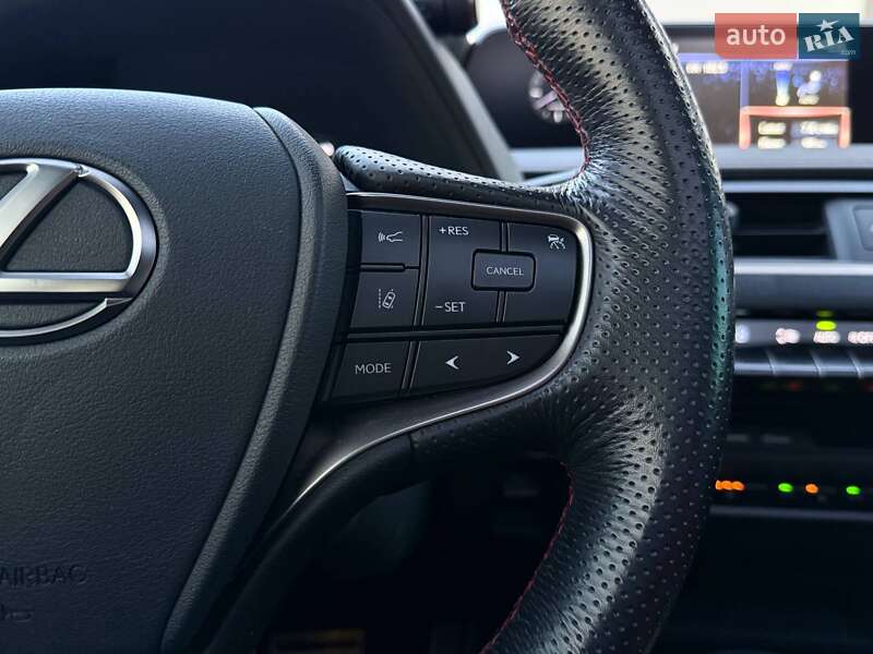 Внедорожник / Кроссовер Lexus UX 2018 в Киеве фото 26 Внедорожник / Кроссовер Lexus UX 2018 в Киеве