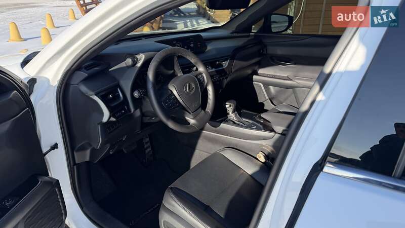 Внедорожник / Кроссовер Lexus UX 2019 в Одессе