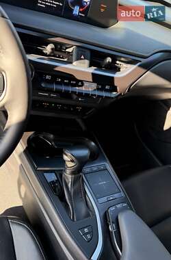 Внедорожник / Кроссовер Lexus UX 2019 в Одессе