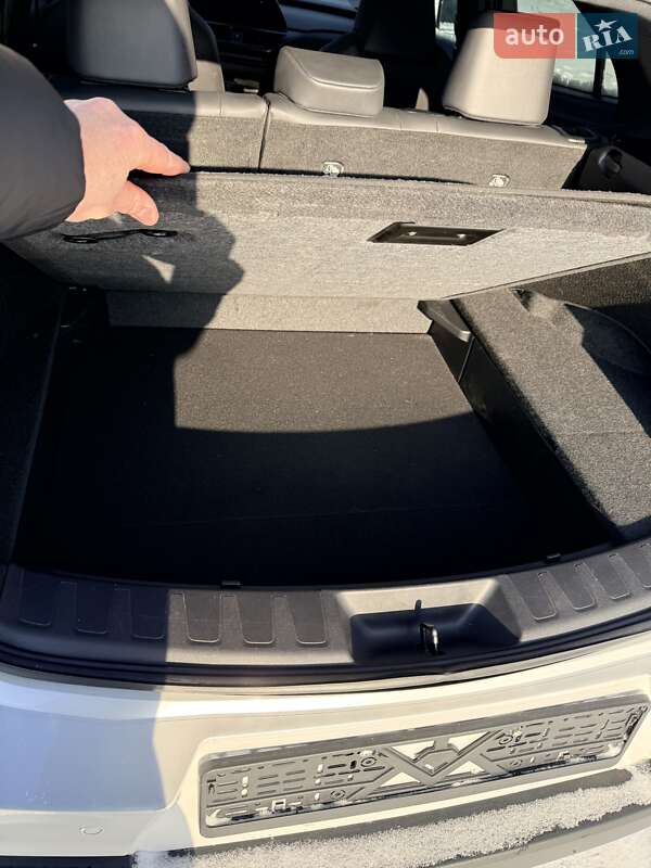 Внедорожник / Кроссовер Lexus UX 2022 в Сумах