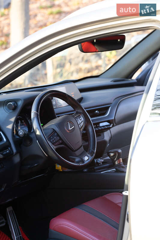 Позашляховик / Кросовер Lexus UX 2021 в Львові