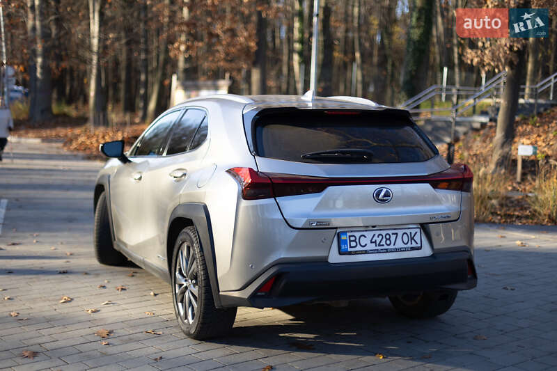 Позашляховик / Кросовер Lexus UX 2021 в Львові