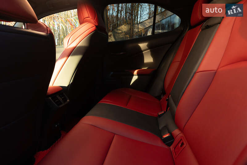 Позашляховик / Кросовер Lexus UX 2021 в Львові
