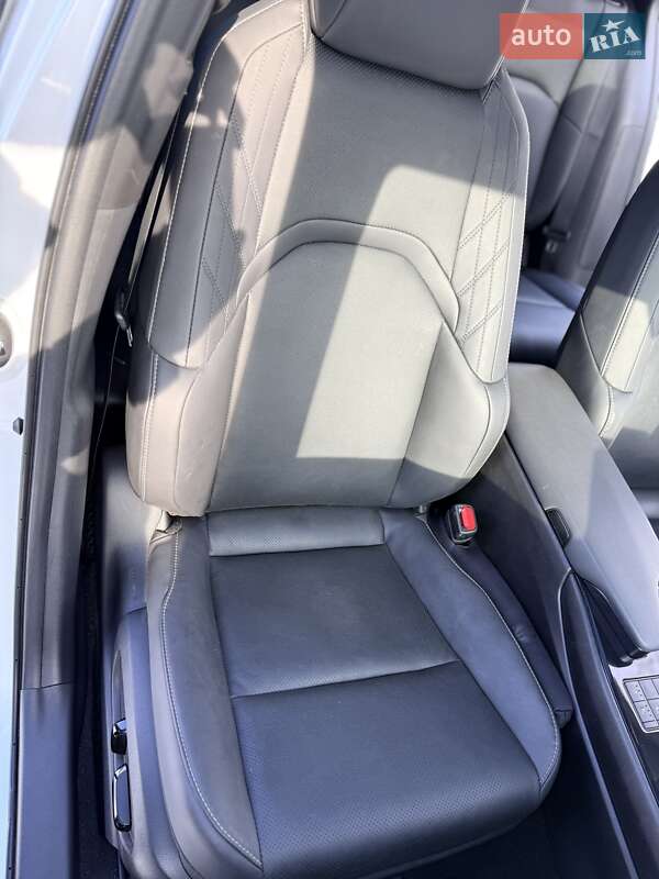 Позашляховик / Кросовер Lexus UX 2022 в Києві