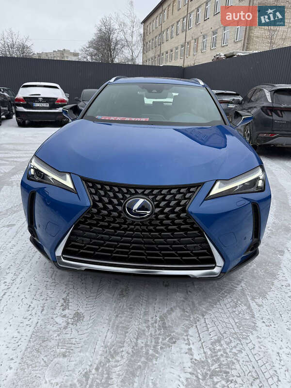Lexus UX 2023